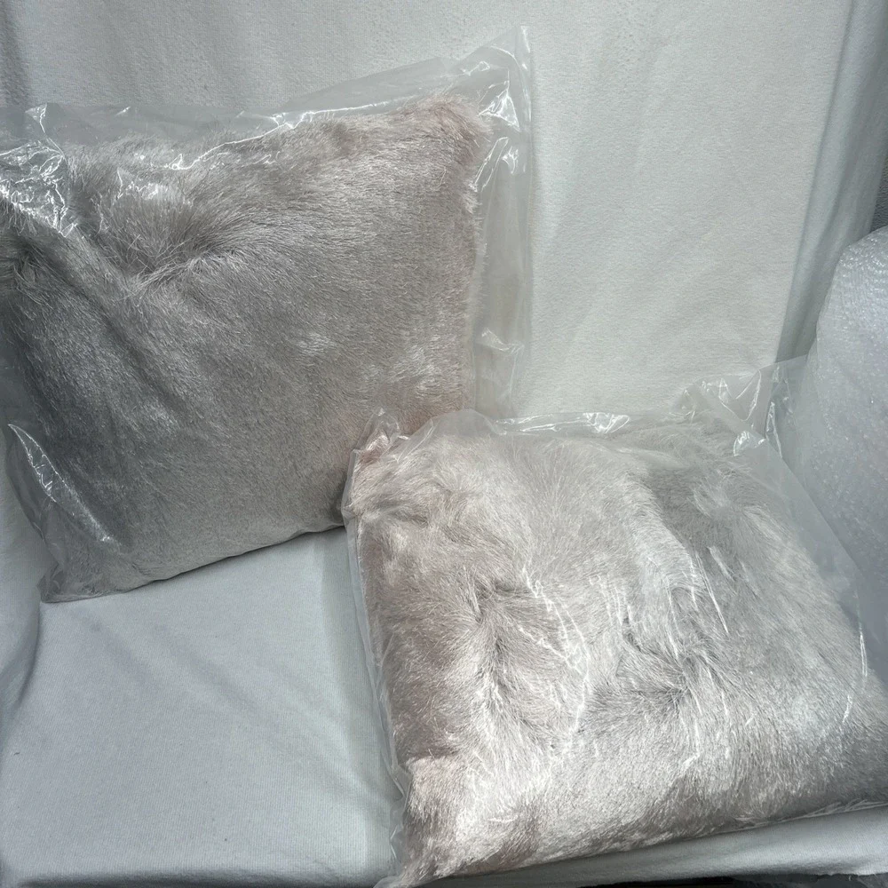 Set Of 2 Faux Fur Rose Colored With Grey Back 20x20 Throw Pillows Brand New